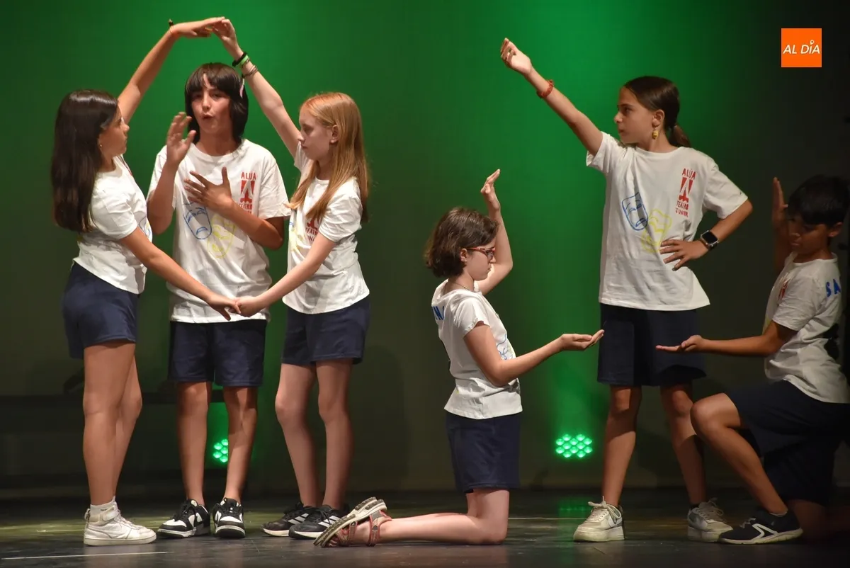 Foto 3 - Los alumnos de la Escuela de Teatro ofrecen un tr&iacute;ptico de montajes en el Teatro Nuevo