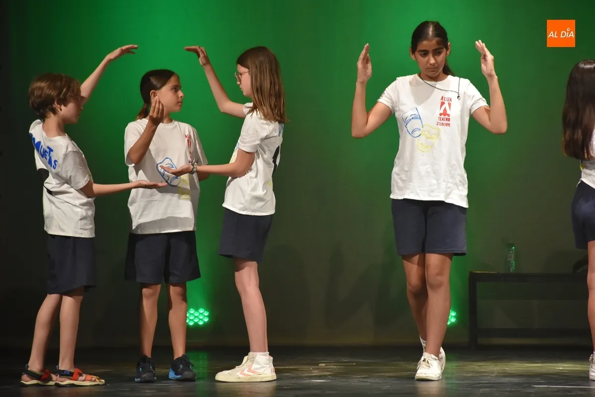 Foto 4 - Los alumnos de la Escuela de Teatro ofrecen un tr&iacute;ptico de montajes en el Teatro Nuevo