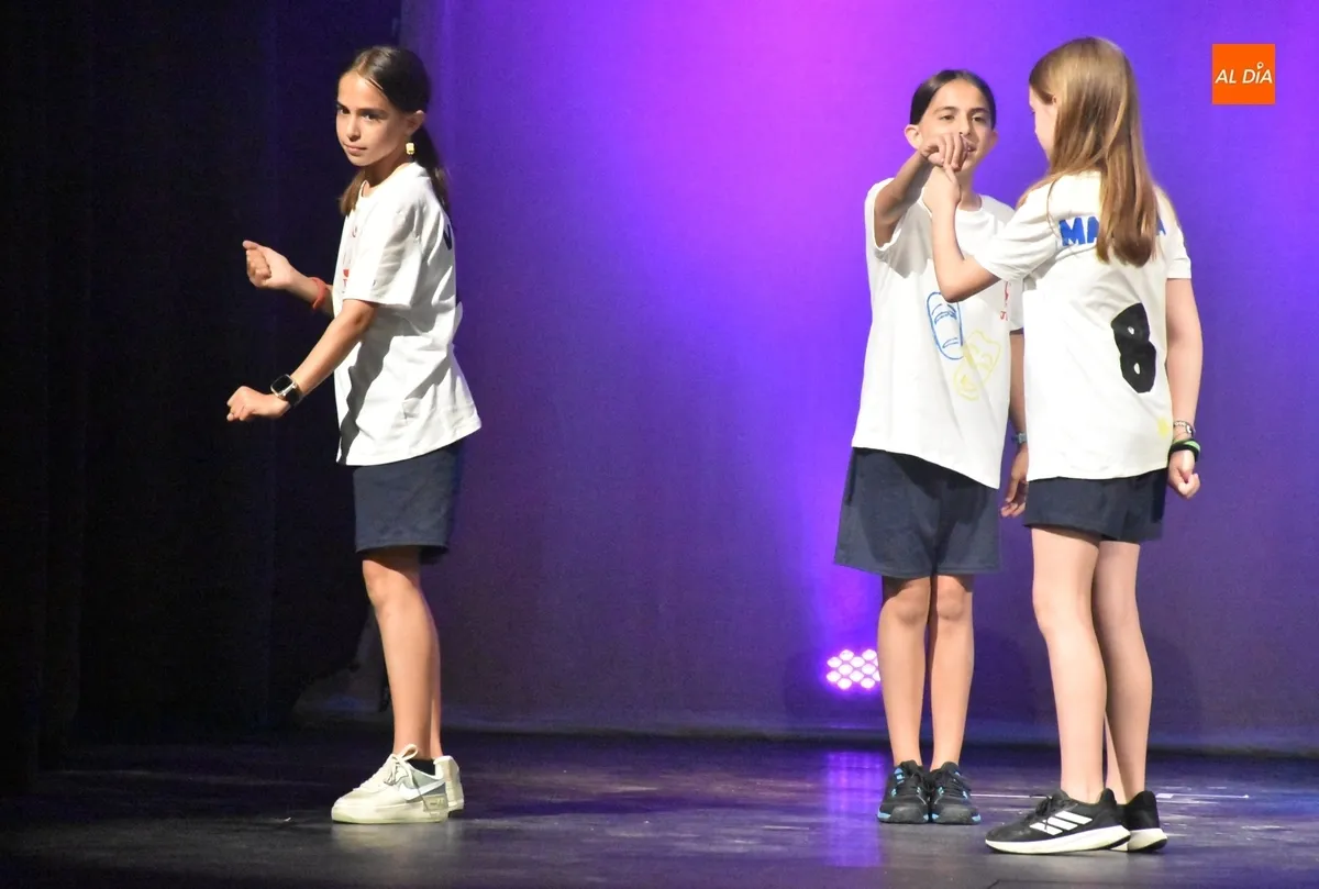 Foto 7 - Los alumnos de la Escuela de Teatro ofrecen un tr&iacute;ptico de montajes en el Teatro Nuevo