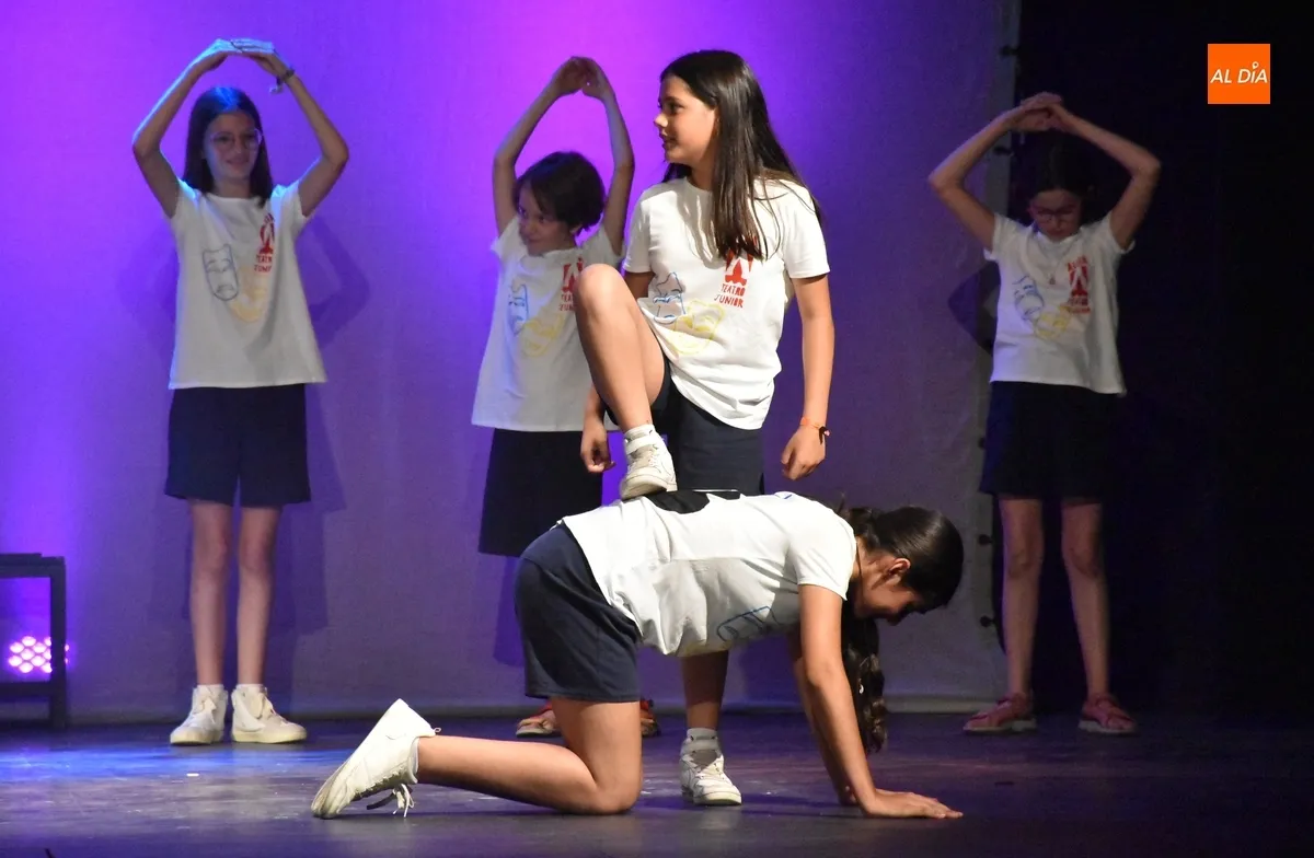 Foto 9 - Los alumnos de la Escuela de Teatro ofrecen un tr&iacute;ptico de montajes en el Teatro Nuevo