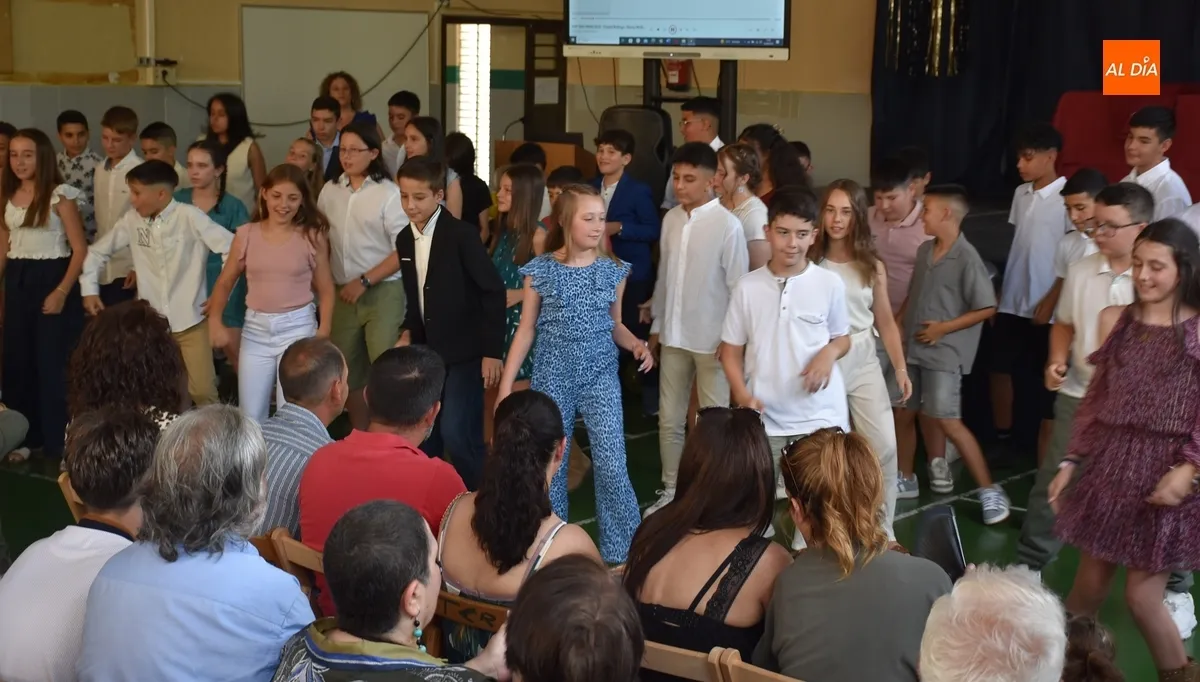 Foto 2 - Los alumnos de 6&ordm; de San Francisco dicen &ldquo;hasta siempre&rdquo; al centro tras unos a&ntilde;os &ldquo;maravillosos&rdquo;