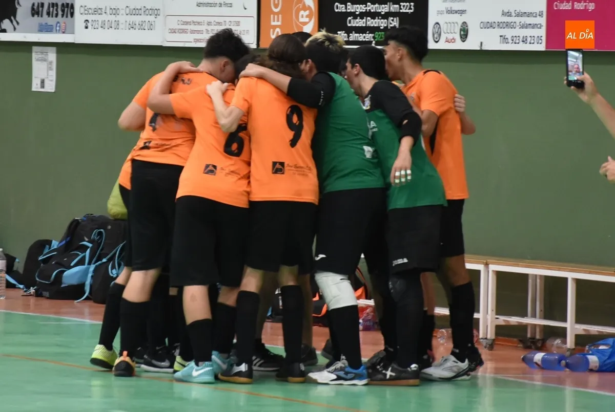 Foto 2 - Culmina el Torneo de F&uacute;tbol Sala con doblete de Loreto de Madrid, CDR La Paloma y Ciudad de Torrej&oacute;n