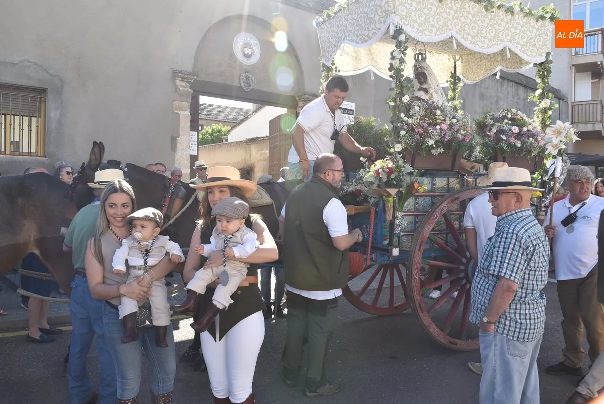 Foto 3 - Debutan como romeros los dos beb&eacute;s que est&aacute;n disfrutando de todas las fiestas