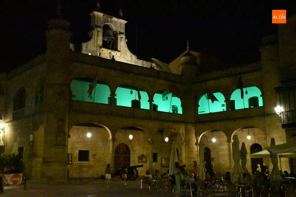 Foto 2 - La Casa Consistorial luce de verde por el D&iacute;a Mundial de la Lucha contra la ELA