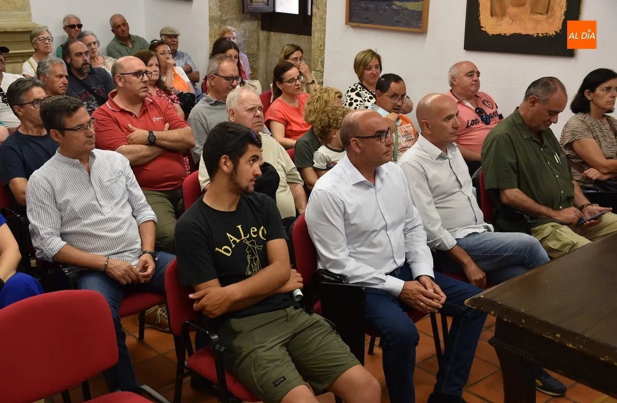 Foto 4 - Una clase magistral de Jos&eacute; &Aacute;ngel Mateos pone el broche al curso de la Escuela de Tamborileros