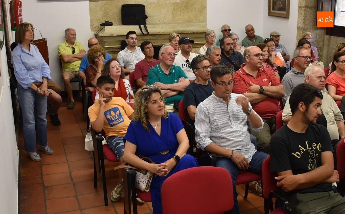 Foto 5 - Una clase magistral de Jos&eacute; &Aacute;ngel Mateos pone el broche al curso de la Escuela de Tamborileros