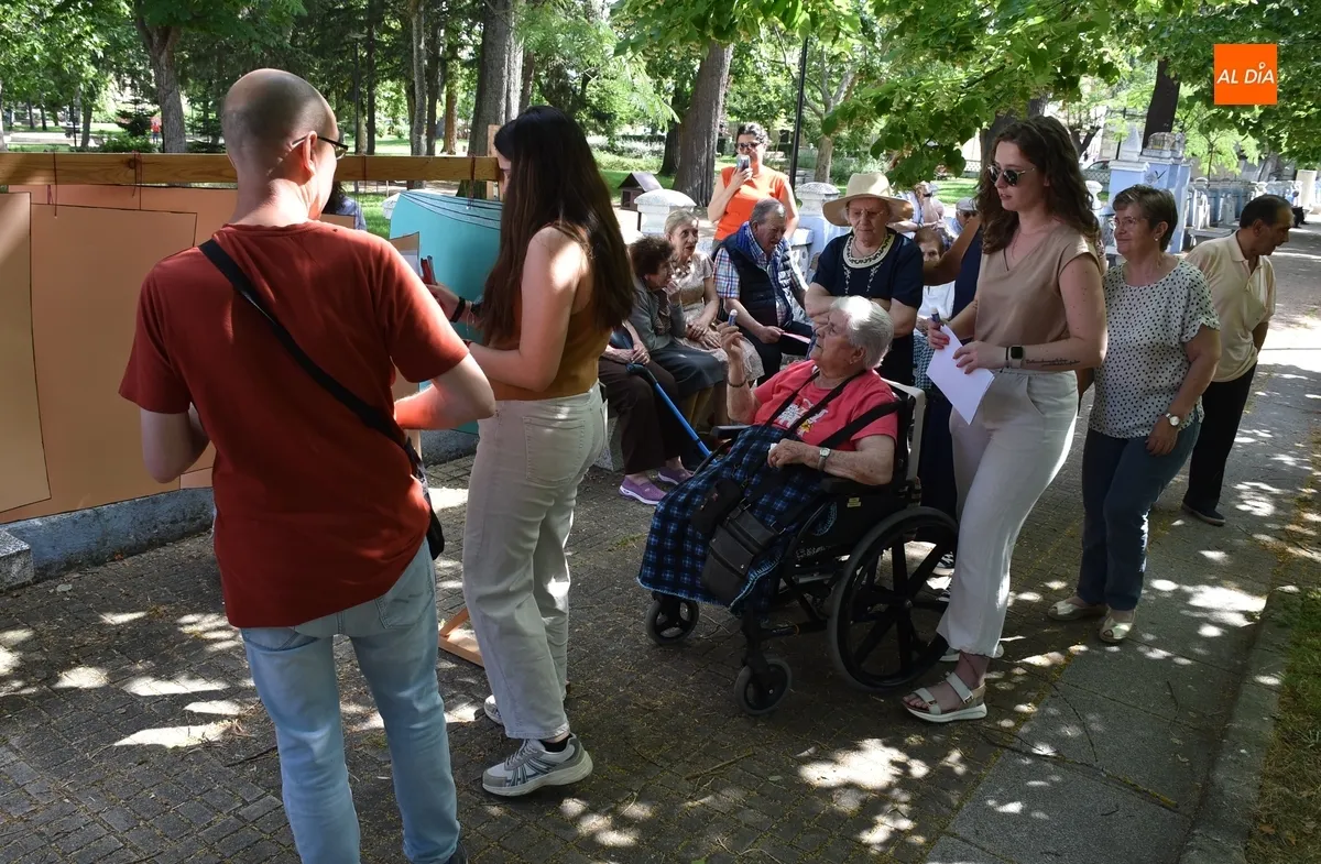 Foto 10 - Personas de todas las edades plasman sus deseos en torno al &lsquo;Buen Trato&rsquo; hacia los mayores