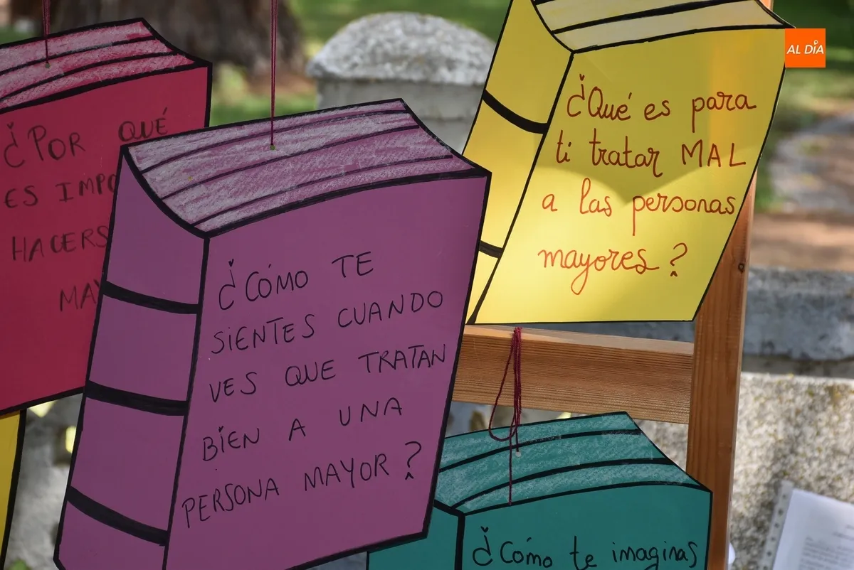 Foto 11 - Personas de todas las edades plasman sus deseos en torno al &lsquo;Buen Trato&rsquo; hacia los mayores