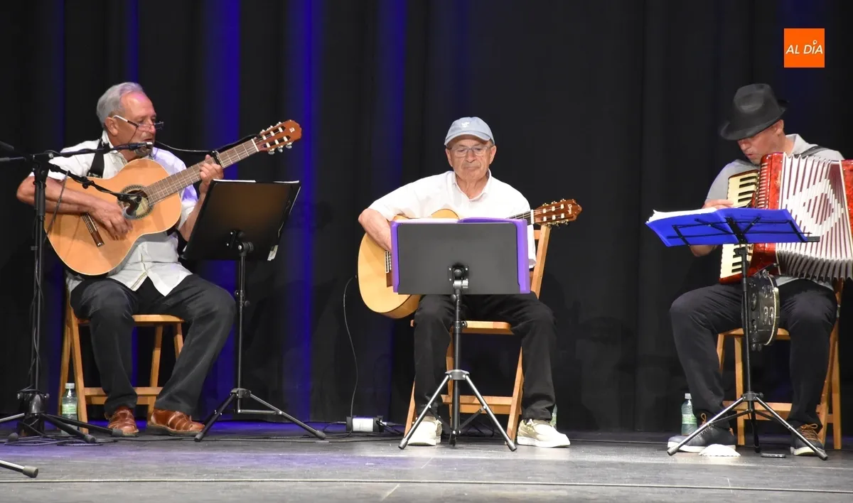 Foto 3 - Los alumnos de Acorde&oacute;n y M&uacute;sica de Ra&iacute;z cierran el curso ofreciendo una audici&oacute;n