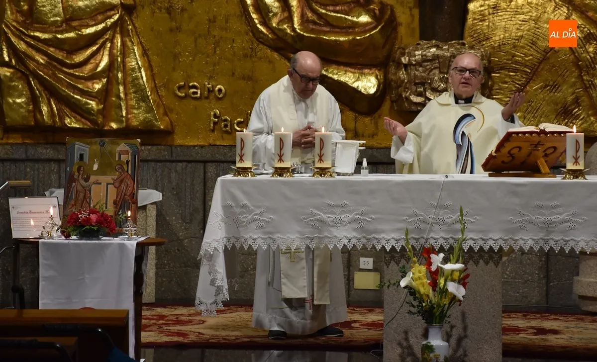Foto 2 - El icono de la Anunciaci&oacute;n de Homs preside en San Jos&eacute; una misa por los cristianos perseguidos