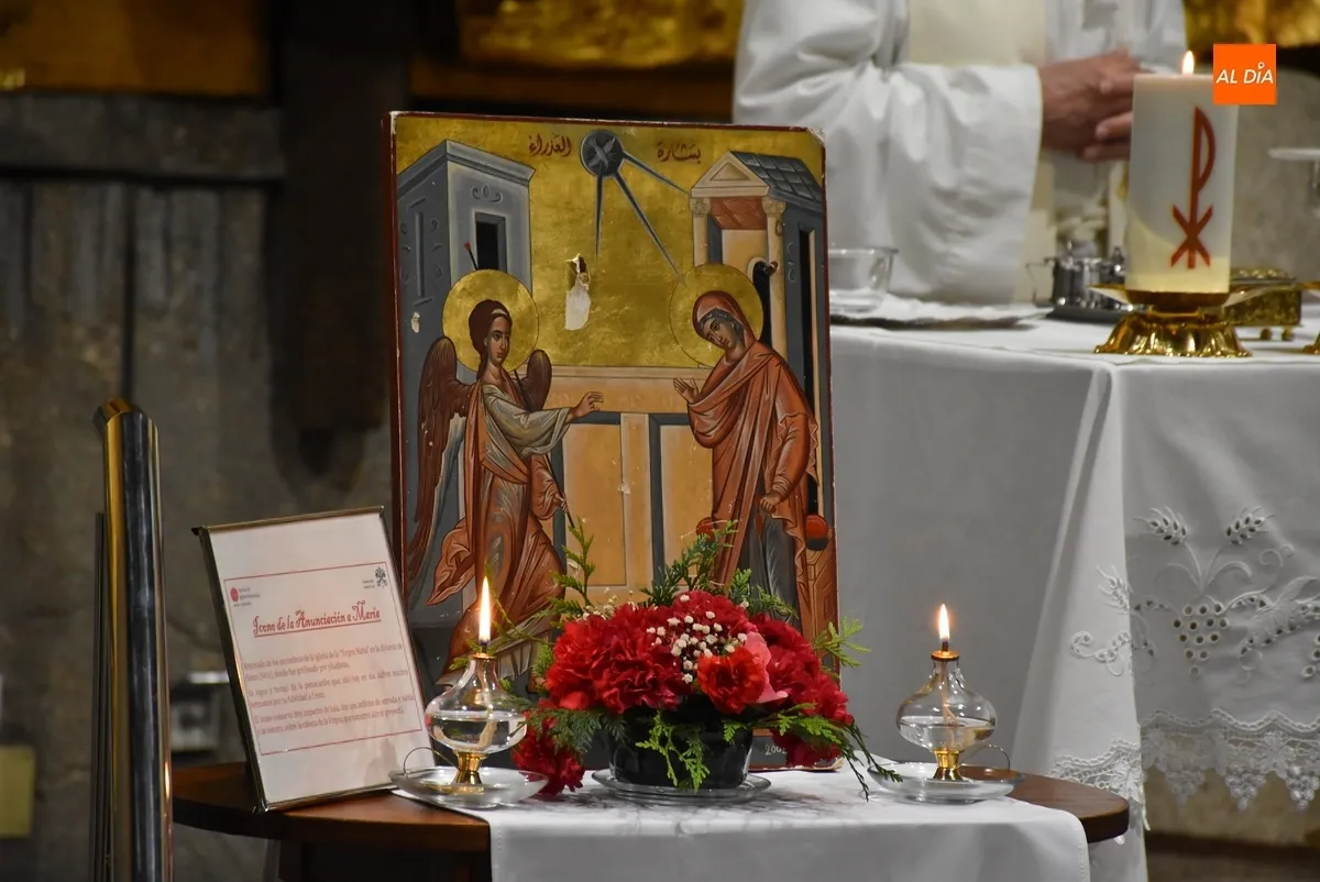 Foto 5 - El icono de la Anunciaci&oacute;n de Homs preside en San Jos&eacute; una misa por los cristianos perseguidos