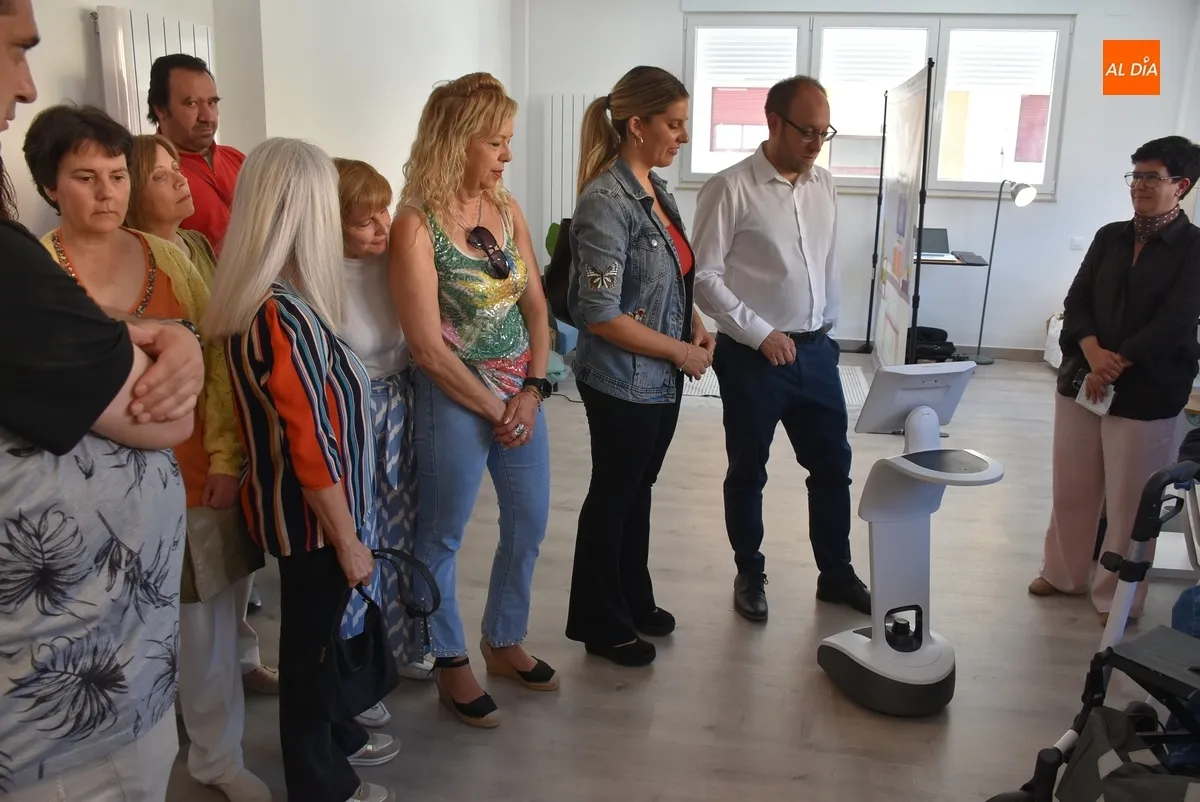 Foto 3 - Asprodes recibe la c&aacute;psula Diversiverso que da a conocer tecnolog&iacute;as y productos de apoyo