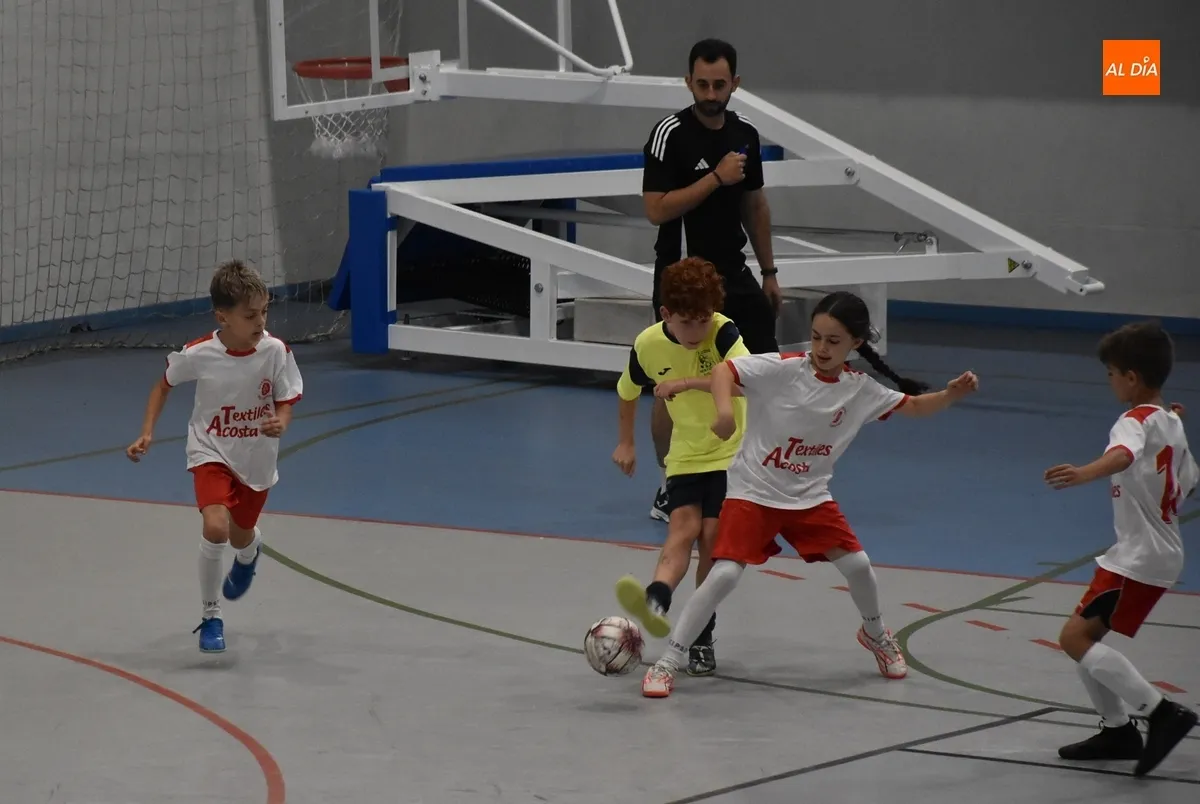 Foto 2 - Los Leones de Vitigudino ganan al III Columnas B la final Benjam&iacute;n del Torneo de Primavera