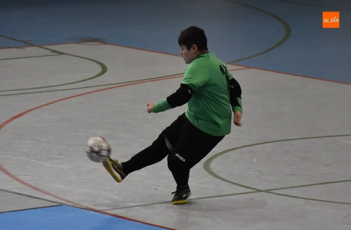 Foto 7 - Los Leones de Vitigudino ganan al III Columnas B la final Benjam&iacute;n del Torneo de Primavera