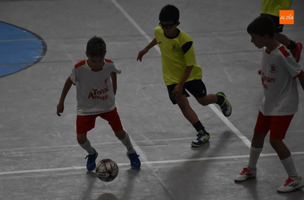 Foto 9 - Los Leones de Vitigudino ganan al III Columnas B la final Benjam&iacute;n del Torneo de Primavera