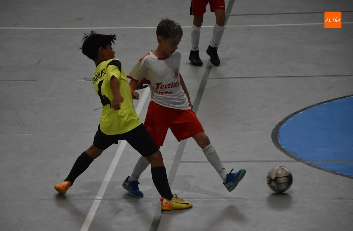 Foto 11 - Los Leones de Vitigudino ganan al III Columnas B la final Benjam&iacute;n del Torneo de Primavera