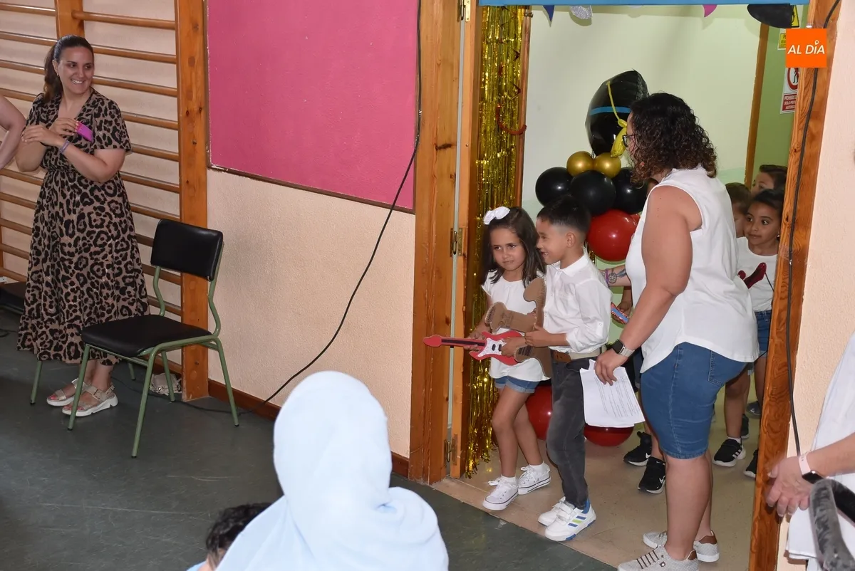 Foto 4 - Las nuevas &lsquo;estrellas&rsquo; del Colegio Mir&oacute;briga ponen el &lsquo;color&iacute;n, colorado&rsquo; a su etapa de Infantil