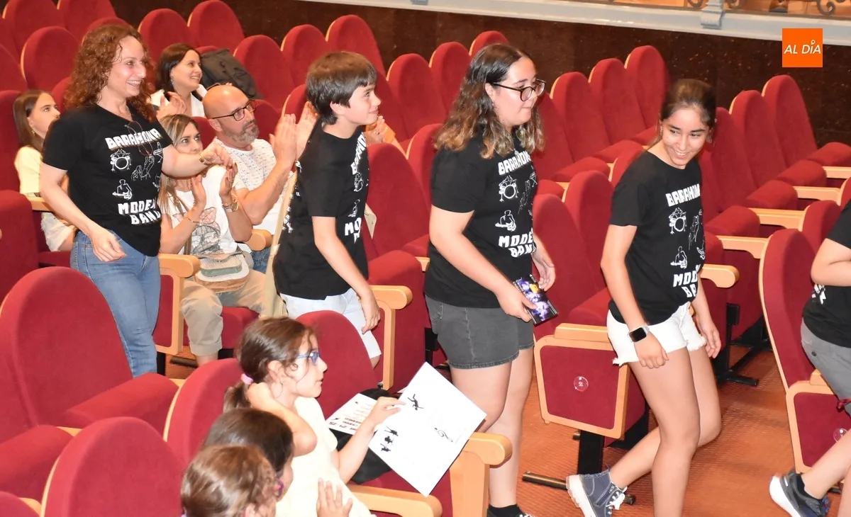 Foto 11 - La Barahona Modern Band cierra su gira 2024/2025 sum&aacute;ndose al 125 Aniversario del Teatro