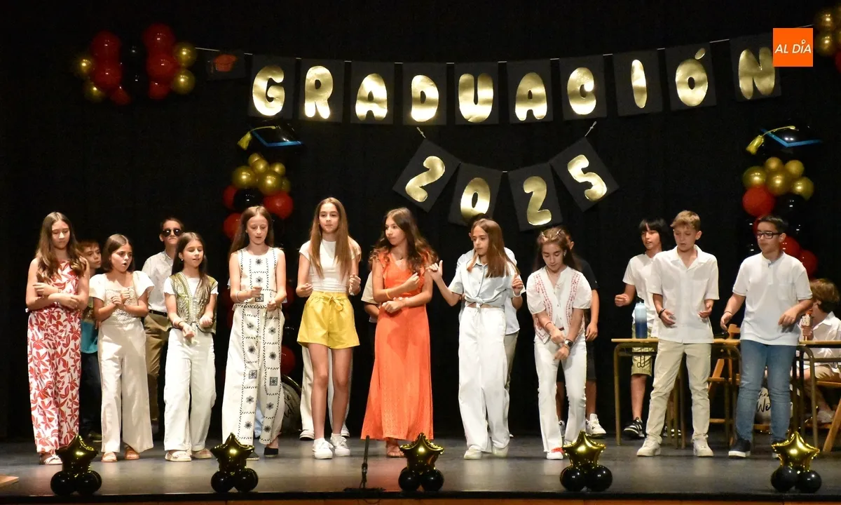 Foto 3 - Un grupo &ldquo;magn&iacute;fico&rdquo; del Colegio Mir&oacute;briga dice adi&oacute;s con tristeza pero mostrando su arte
