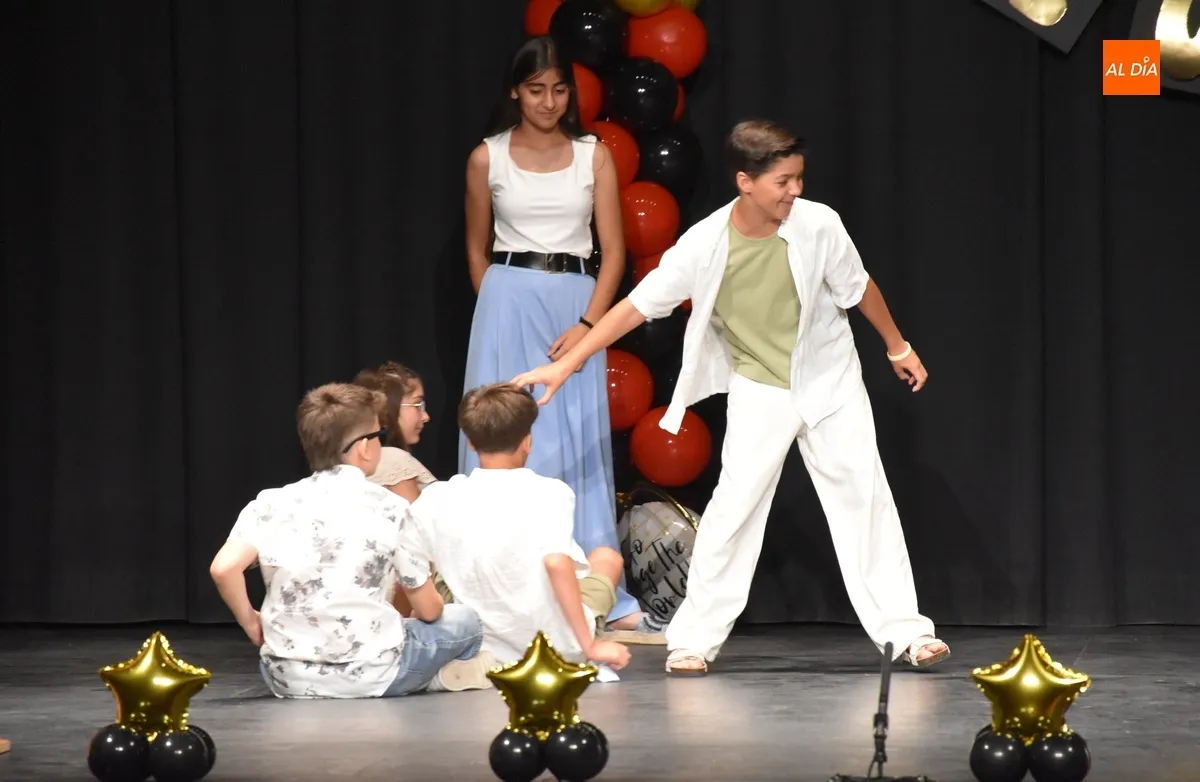 Foto 9 - Un grupo &ldquo;magn&iacute;fico&rdquo; del Colegio Mir&oacute;briga dice adi&oacute;s con tristeza pero mostrando su arte