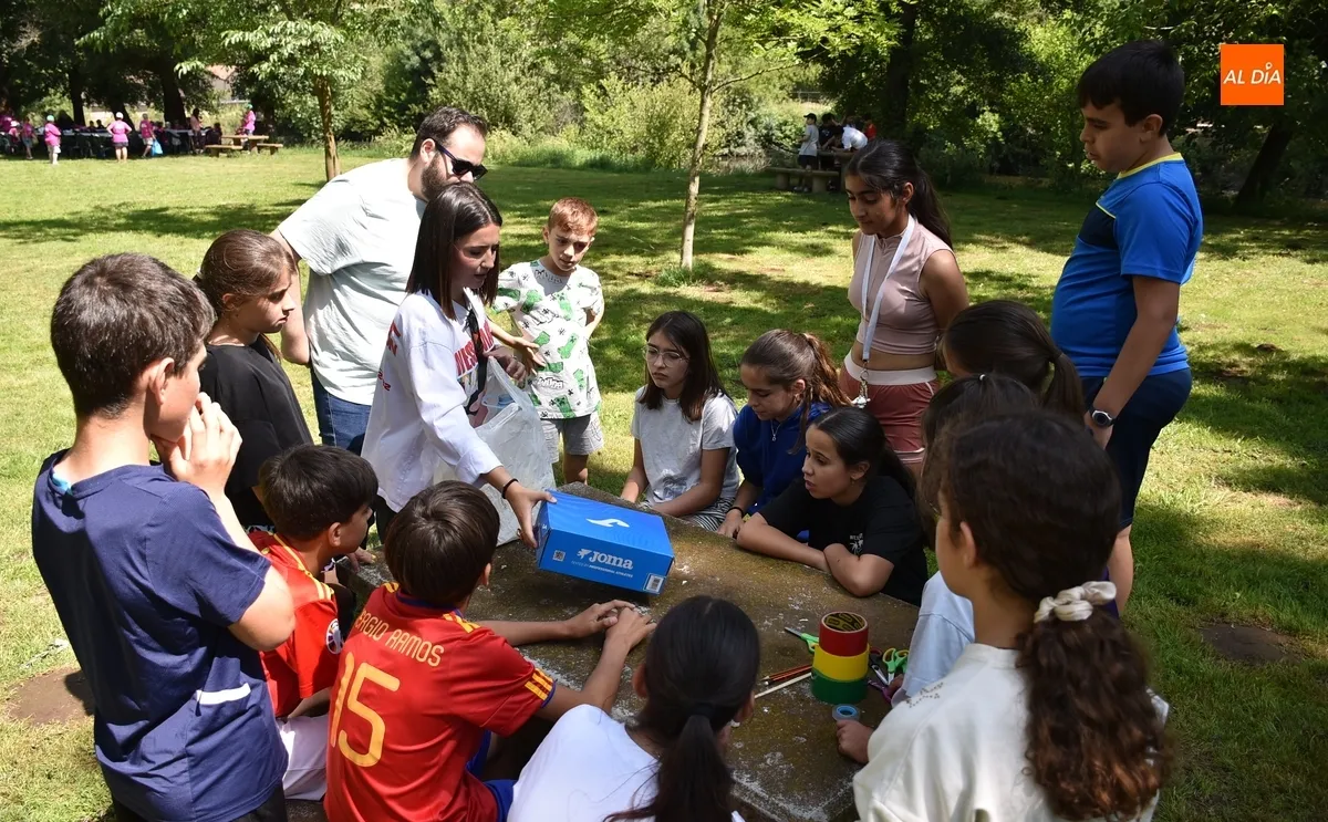 Foto 2 - Alumnos del Colegio Mir&oacute;briga celebran el D&iacute;a del Medio Ambiente a orillas del r&iacute;o