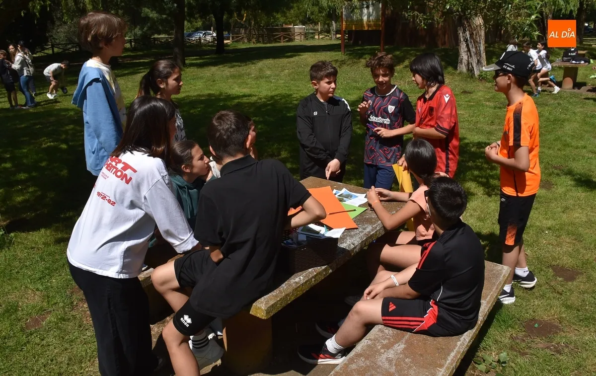 Foto 5 - Alumnos del Colegio Mir&oacute;briga celebran el D&iacute;a del Medio Ambiente a orillas del r&iacute;o