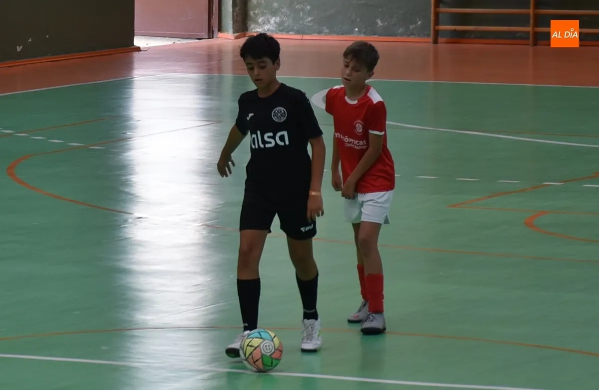 Foto 4 - Echa a rodar el bal&oacute;n del novedoso Torneo Internacional de F&uacute;tbol Sala con un espectacular ambiente