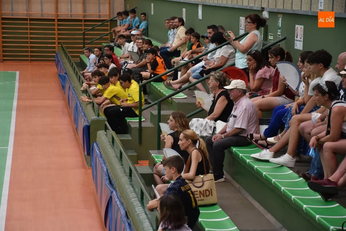 Foto 5 - Echa a rodar el bal&oacute;n del novedoso Torneo Internacional de F&uacute;tbol Sala con un espectacular ambiente
