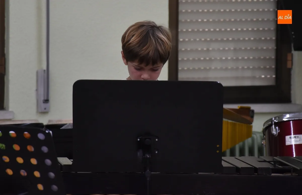 Foto 3 - Los alumnos de Percusi&oacute;n muestran su dominio de varios instrumentos