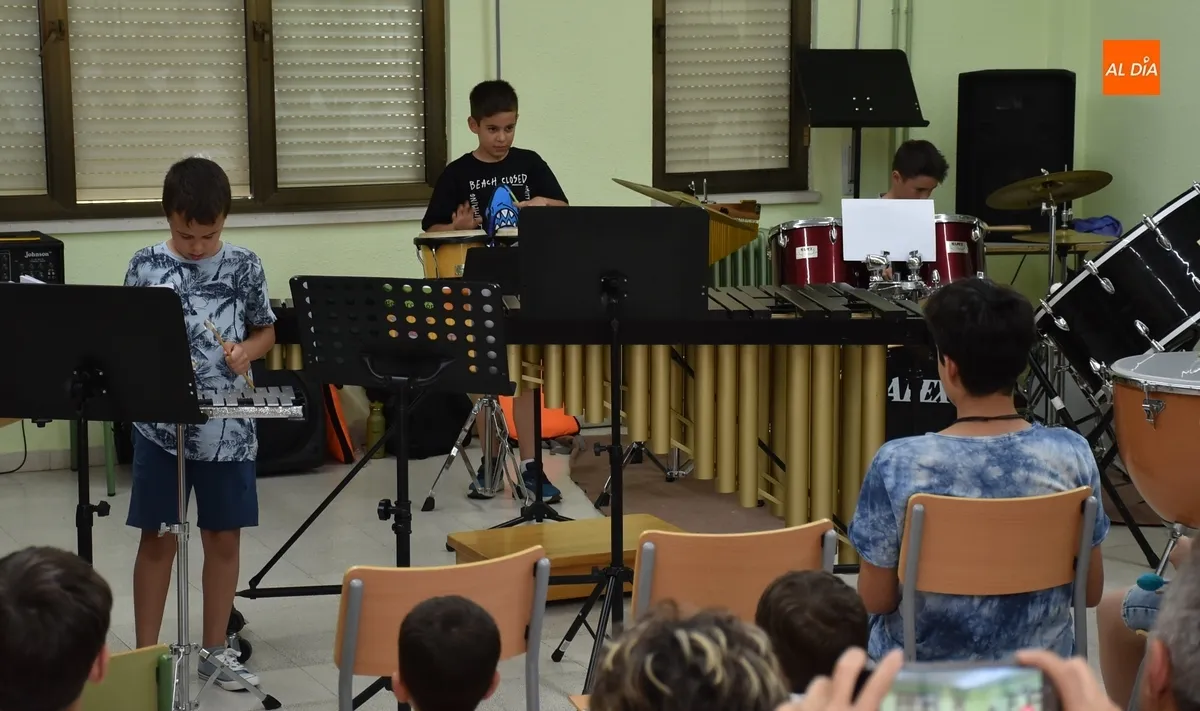 Foto 5 - Los alumnos de Percusi&oacute;n muestran su dominio de varios instrumentos