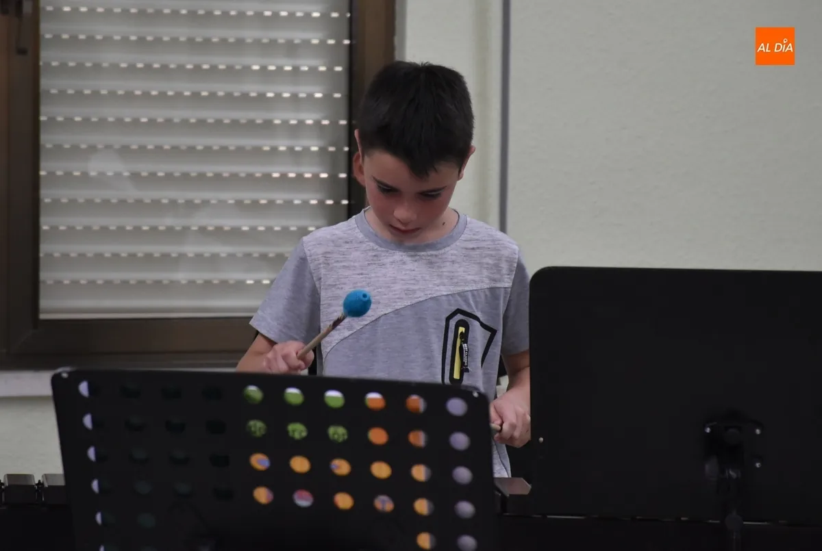 Foto 8 - Los alumnos de Percusi&oacute;n muestran su dominio de varios instrumentos