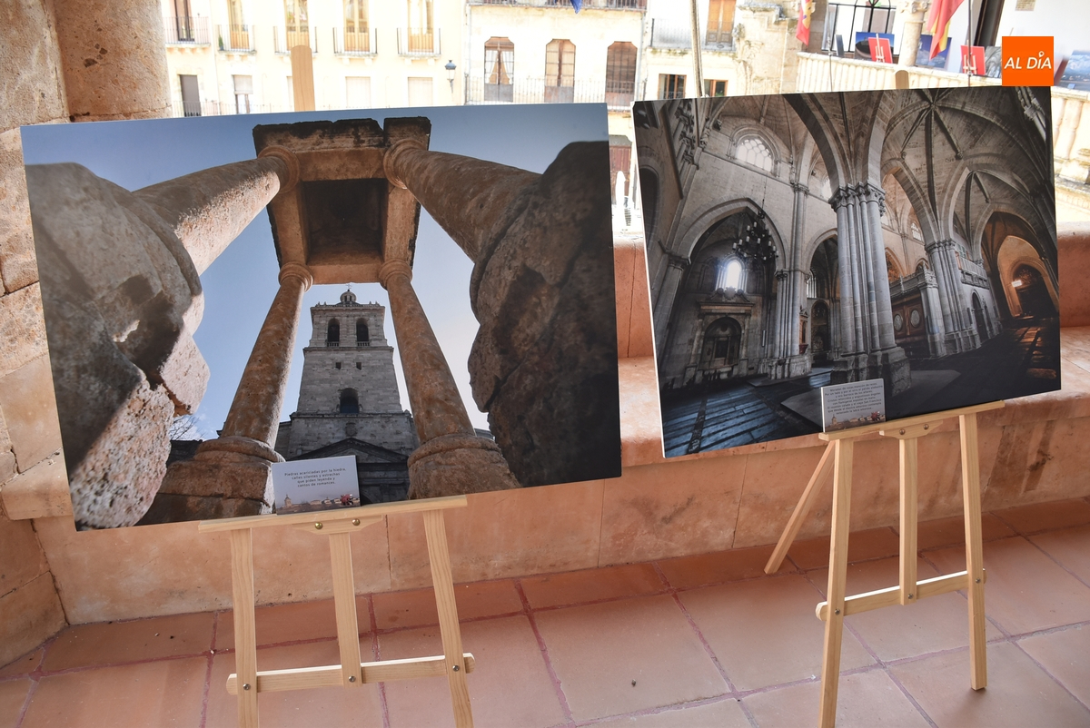 La Casa Consistorial recibe la expo sobre la Catedral de Santos Vicente y Celia Hidalgo