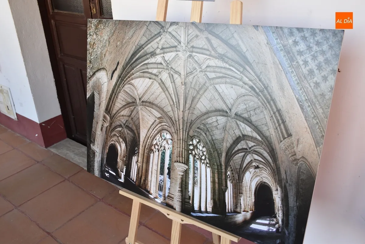 Foto 10 - La Casa Consistorial recibe la expo sobre la Catedral de Santos Vicente y Celia Hidalgo