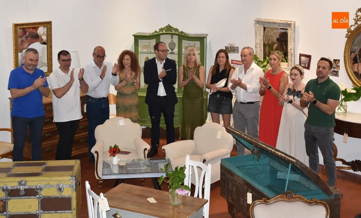 Foto 2 - El taller de Restauraci&oacute;n ense&ntilde;a c&oacute;mo han dado &ldquo;vida&rdquo; a muebles "rescatados de la basura"