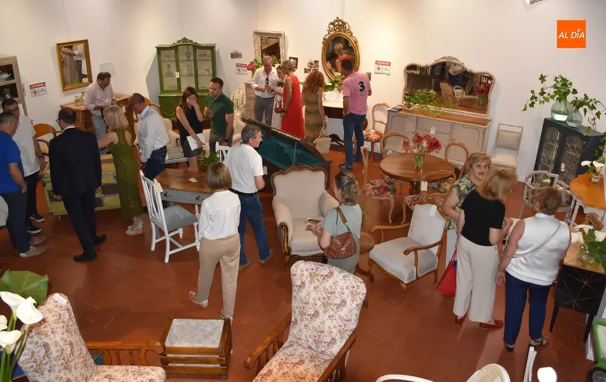 Foto 4 - El taller de Restauraci&oacute;n ense&ntilde;a c&oacute;mo han dado &ldquo;vida&rdquo; a muebles "rescatados de la basura"