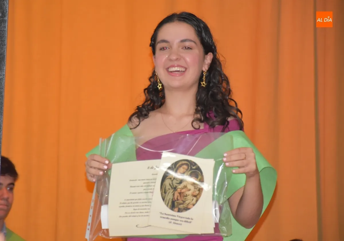 Foto 10 - Los alumnos de 4&ordm; de la ESO de Misioneras-Santa Teresa se grad&uacute;an anim&aacute;ndose a bailar