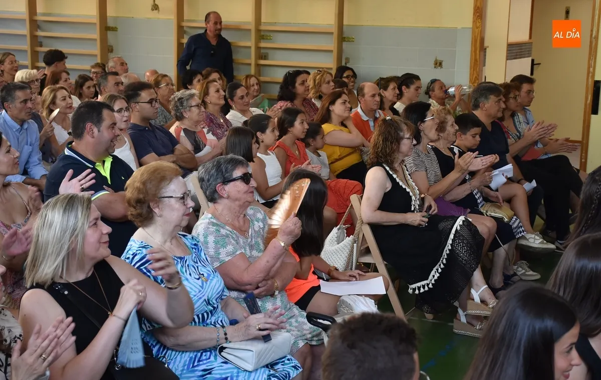 Foto 6 - El IES Tierra protagoniza con sus alumnos de 4&ordm; de la ESO la &uacute;ltima graduaci&oacute;n del curso 24/25