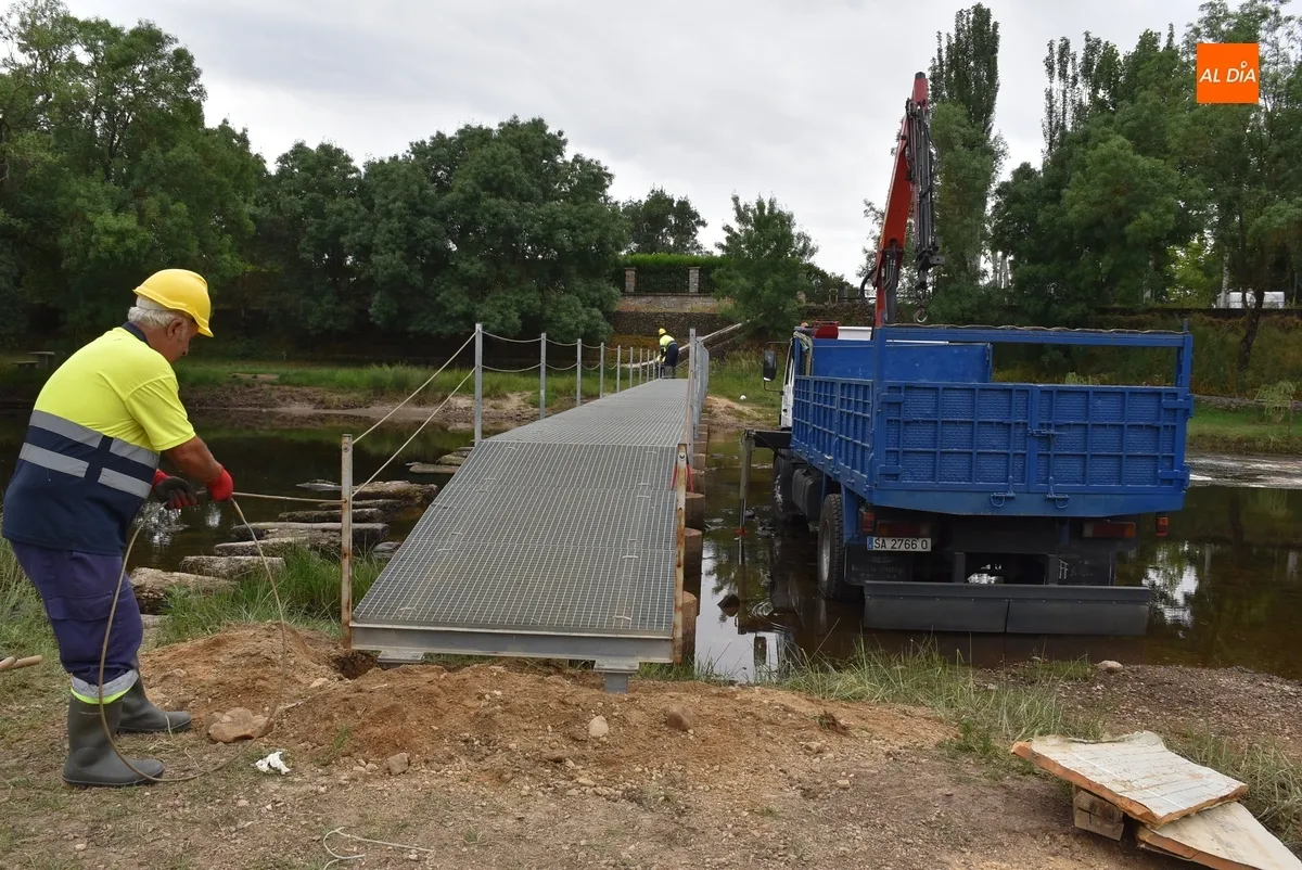 Foto 2 - Desplegada la pasarela del &Aacute;gueda para empezar a dar la bienvenida al verano 2025