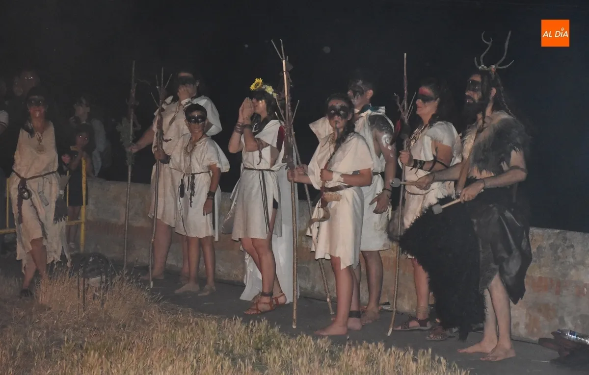Foto 7 - Ciudad Rodrigo rememora su pasado vet&oacute;n para dar el pistoletazo de salida al verano 2025