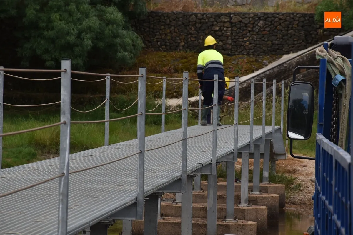 Foto 3 - Desplegada la pasarela del &Aacute;gueda para empezar a dar la bienvenida al verano 2025