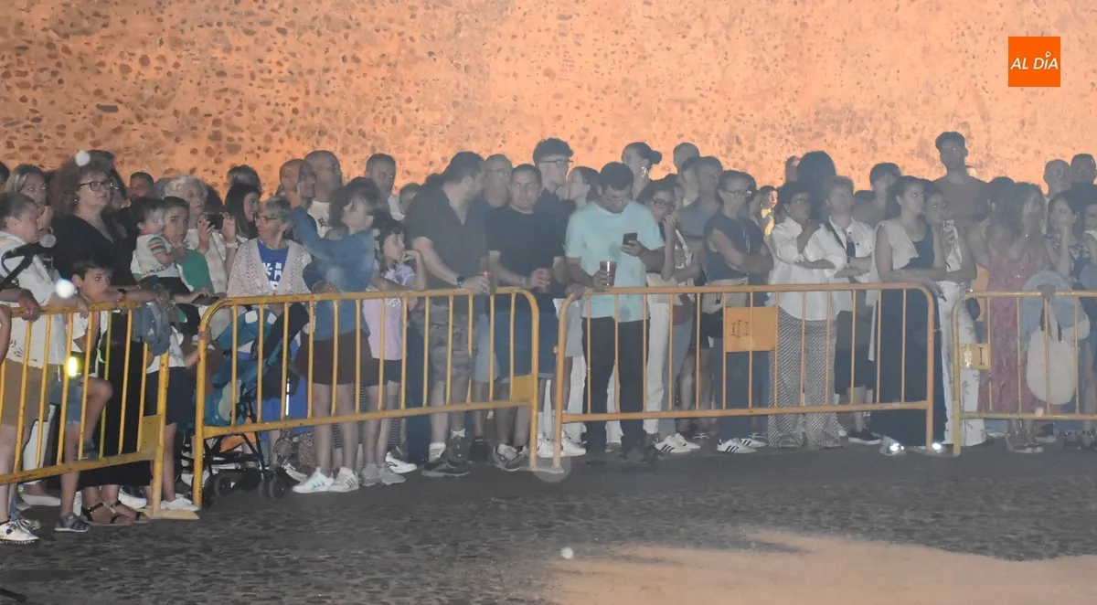 Foto 9 - Ciudad Rodrigo rememora su pasado vet&oacute;n para dar el pistoletazo de salida al verano 2025