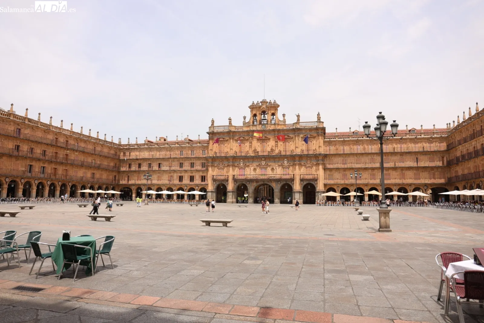 Foto 2 - El calor aprieta en Salamanca y las terrazas se llenan de vida