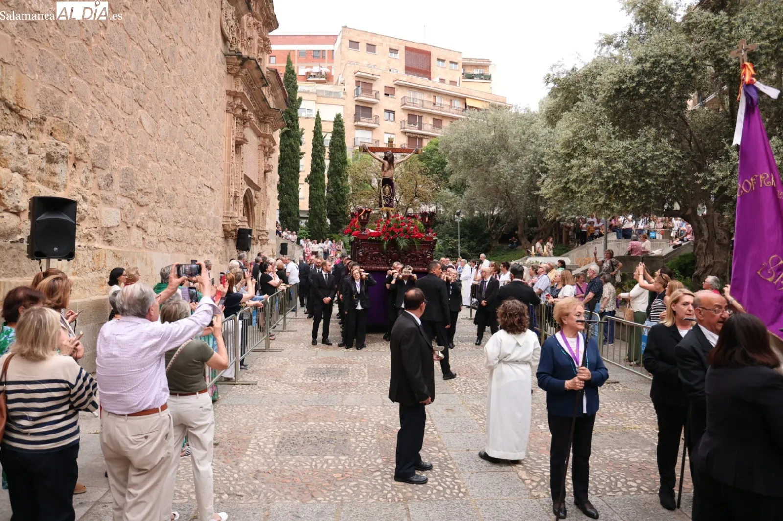 Foto 4 - V&Iacute;DEO y FOTOS | Solemne procesi&oacute;n del Cristo de los Milagros desde la Cuesta de Sancti Sp&iacute;ritus 
