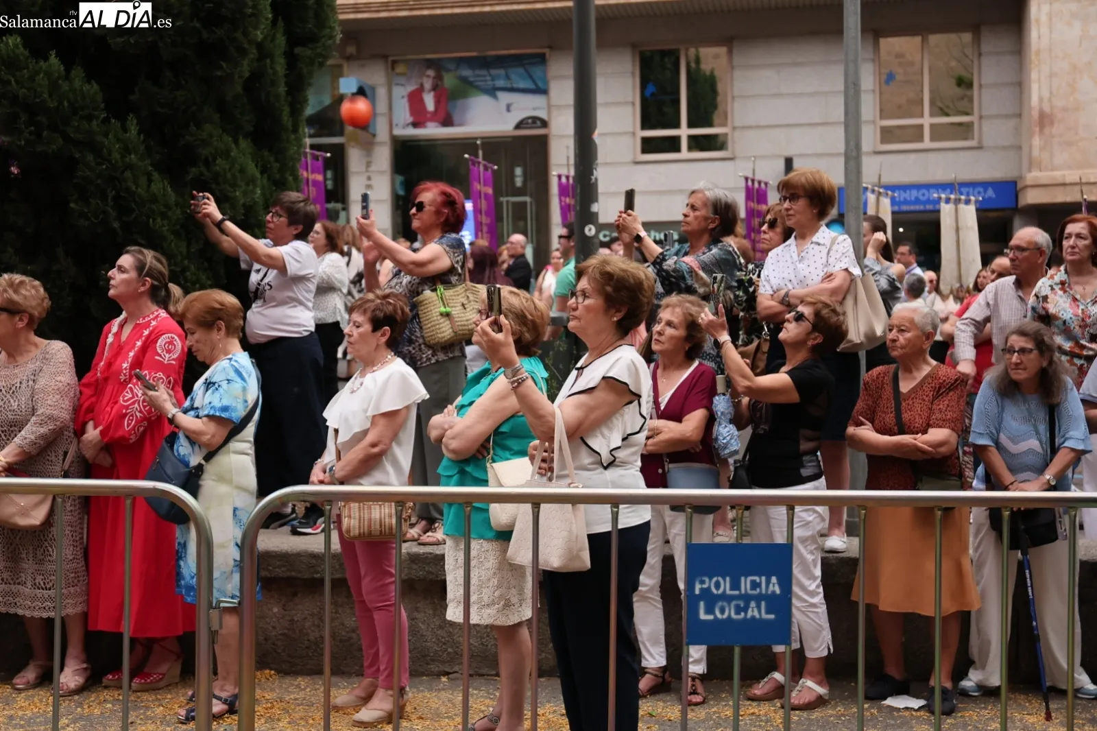 Foto 5 - V&Iacute;DEO y FOTOS | Solemne procesi&oacute;n del Cristo de los Milagros desde la Cuesta de Sancti Sp&iacute;ritus 