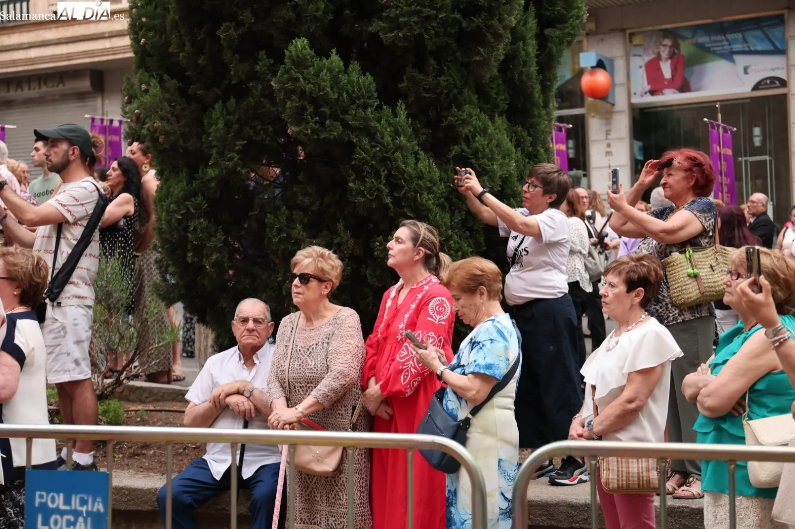 Foto 6 - V&Iacute;DEO y FOTOS | Solemne procesi&oacute;n del Cristo de los Milagros desde la Cuesta de Sancti Sp&iacute;ritus 