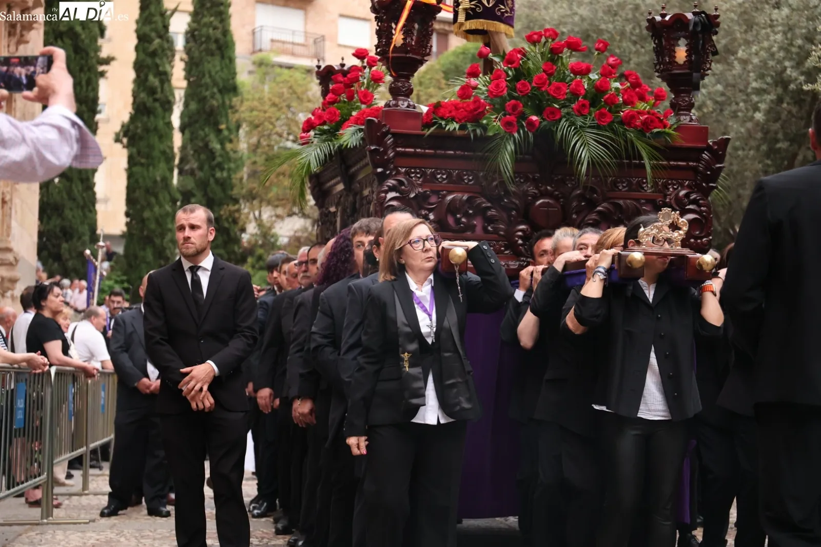Foto 9 - V&Iacute;DEO y FOTOS | Solemne procesi&oacute;n del Cristo de los Milagros desde la Cuesta de Sancti Sp&iacute;ritus 