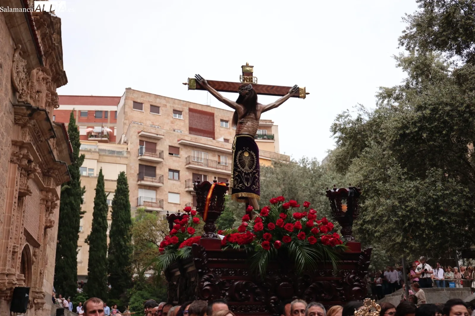 Foto 11 - V&Iacute;DEO y FOTOS | Solemne procesi&oacute;n del Cristo de los Milagros desde la Cuesta de Sancti Sp&iacute;ritus 