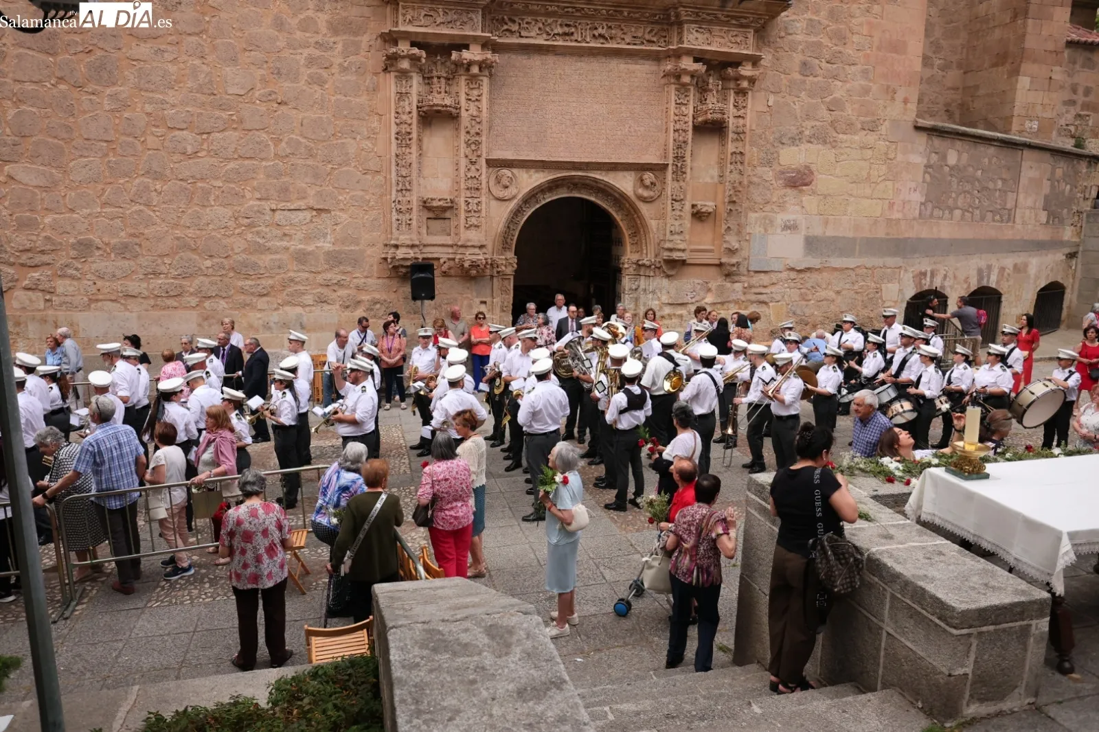 Foto 13 - V&Iacute;DEO y FOTOS | Solemne procesi&oacute;n del Cristo de los Milagros desde la Cuesta de Sancti Sp&iacute;ritus 