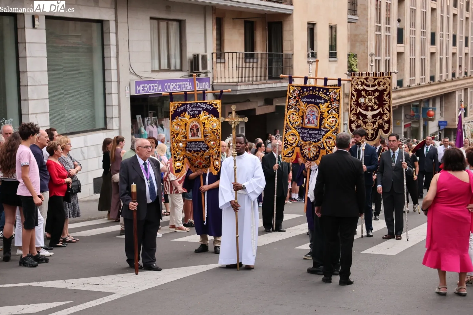 Foto 15 - V&Iacute;DEO y FOTOS | Solemne procesi&oacute;n del Cristo de los Milagros desde la Cuesta de Sancti Sp&iacute;ritus 