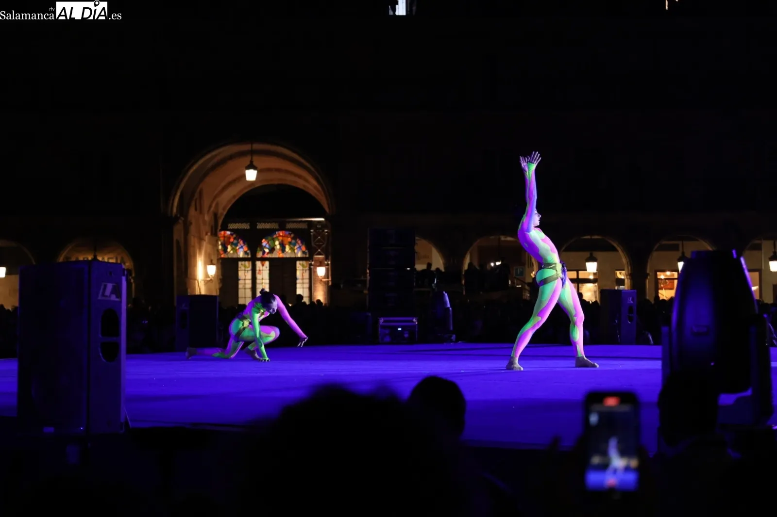 Foto 9 - FOTOS y V&Iacute;DEO | Nexus conquista la Plaza Mayor de Salamanca en su segundo vuelo